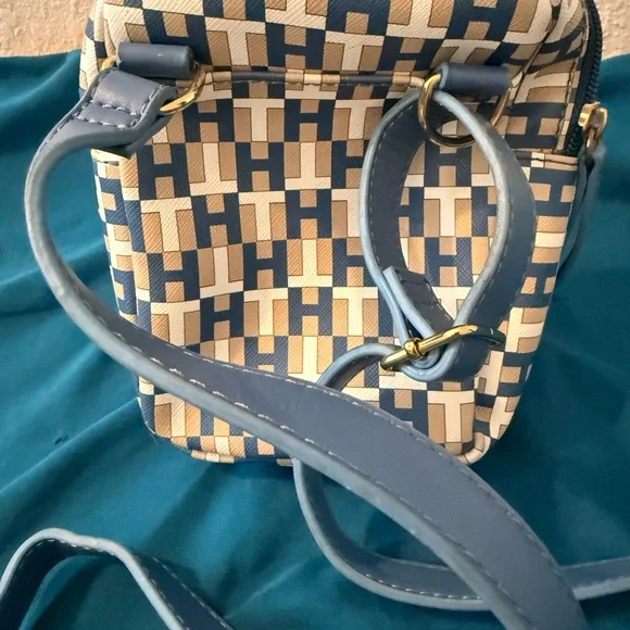 Tommy Hilfiger Navy and Red Interior Bag - Picture 7 of 9